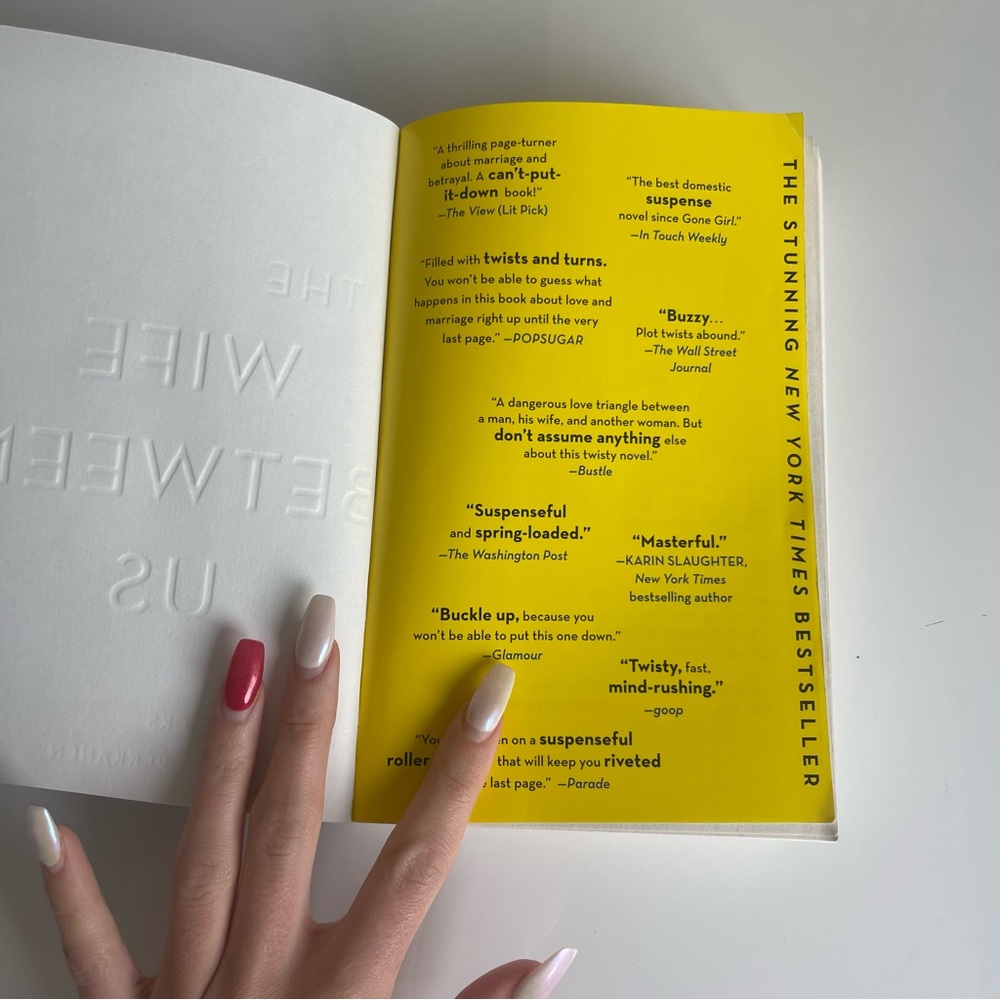 The Wife Between Us - Book by Greer Hendricks - Picture 3 of 5